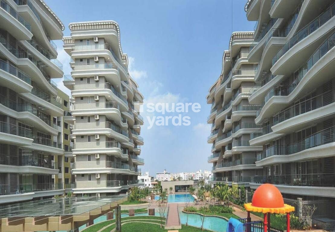 Supreme Universal Pallacio Tower View