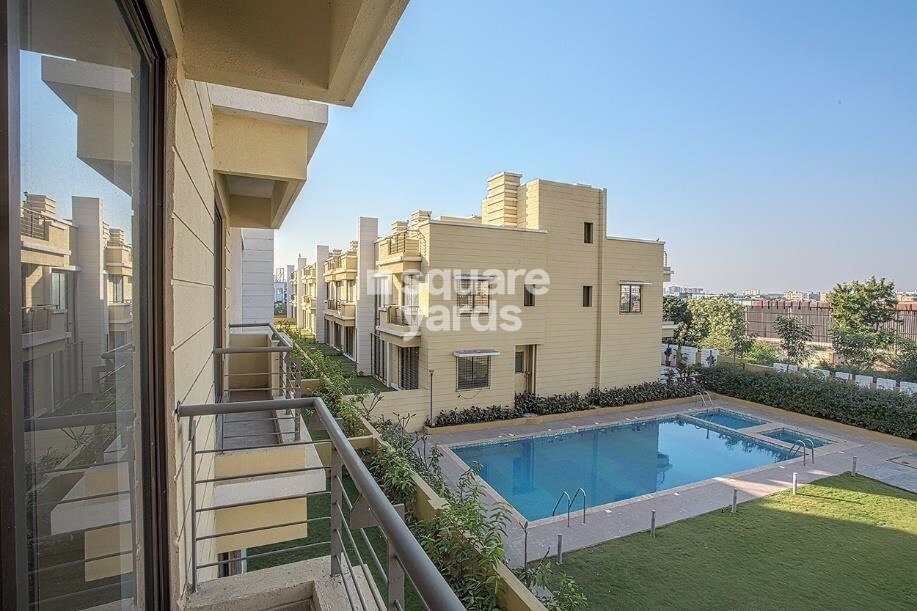 Vaswani Brookefield Manor