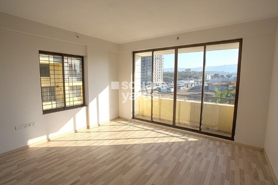 Vaswani Brookefield Manor