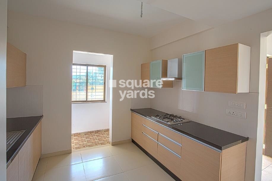 Vaswani Brookefield Manor