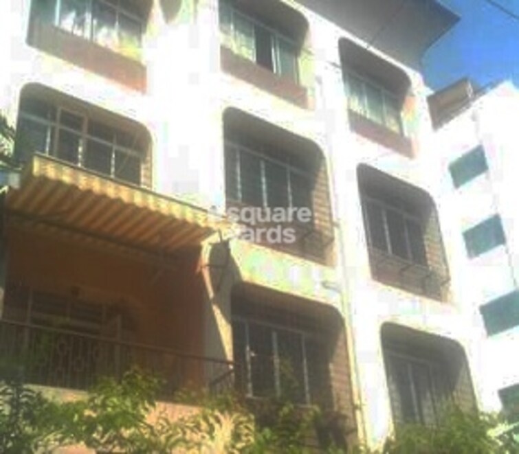 Green Field Apartment Cover Image