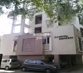 Radhika Empire Wanowarie