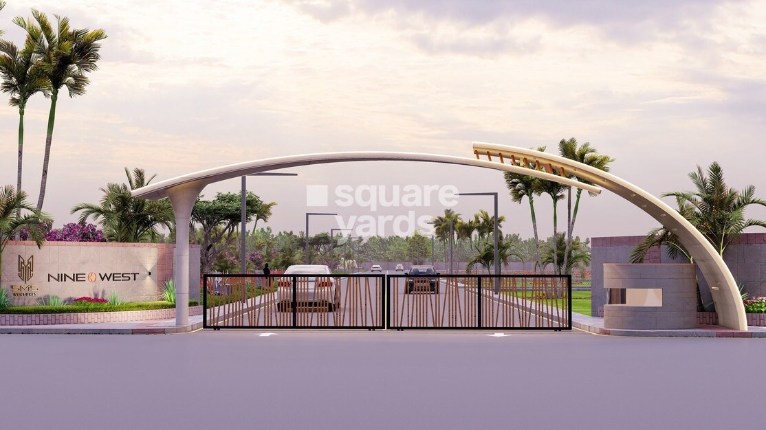 SMS Nine West Entrance View