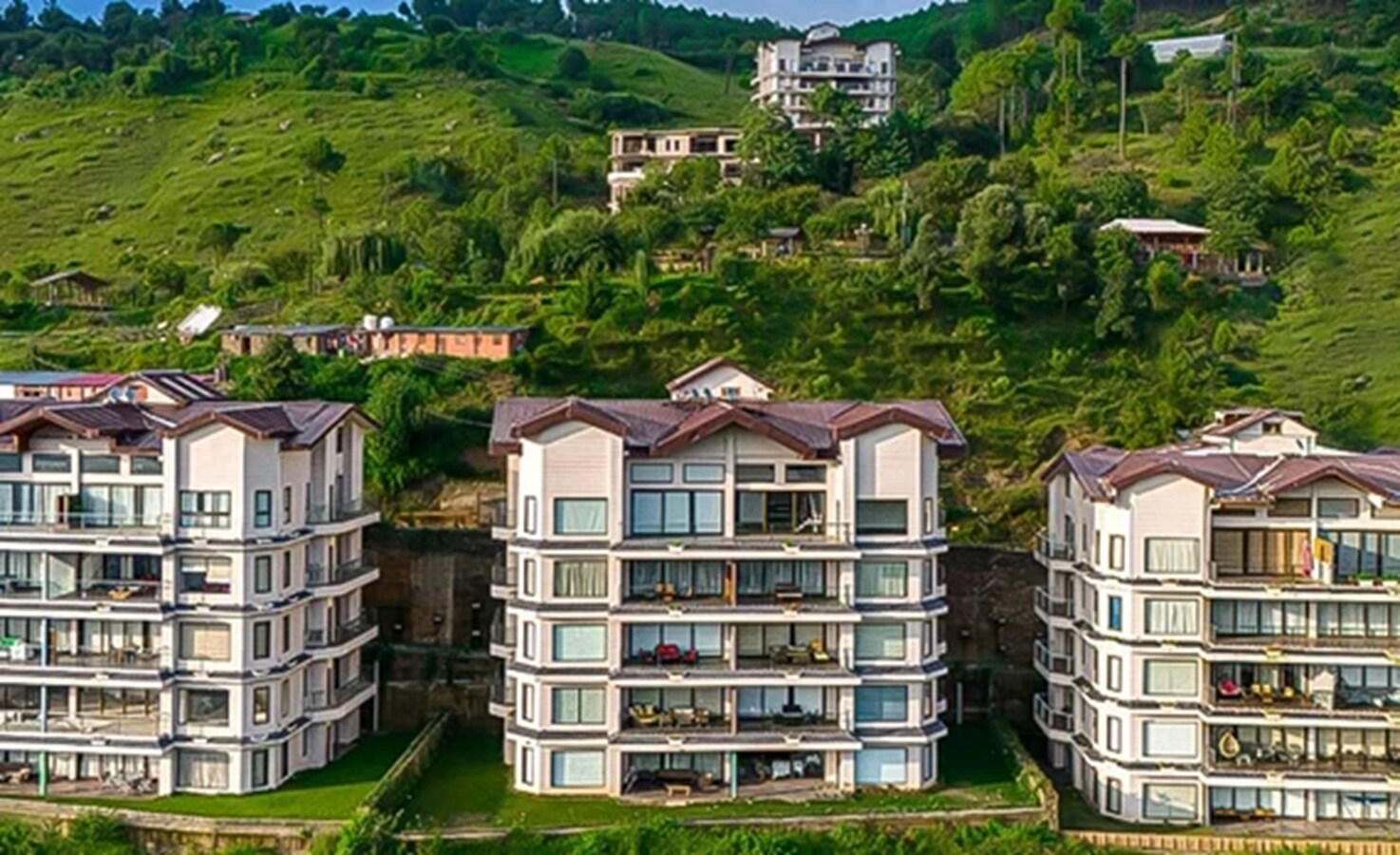 Imperial Auramah Valley Apartment Exteriors 2