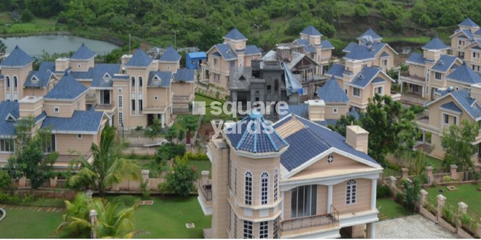 Cosmos Hawaiian Village