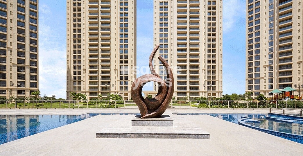One Hiranandani Park Fairway Amenities-Features