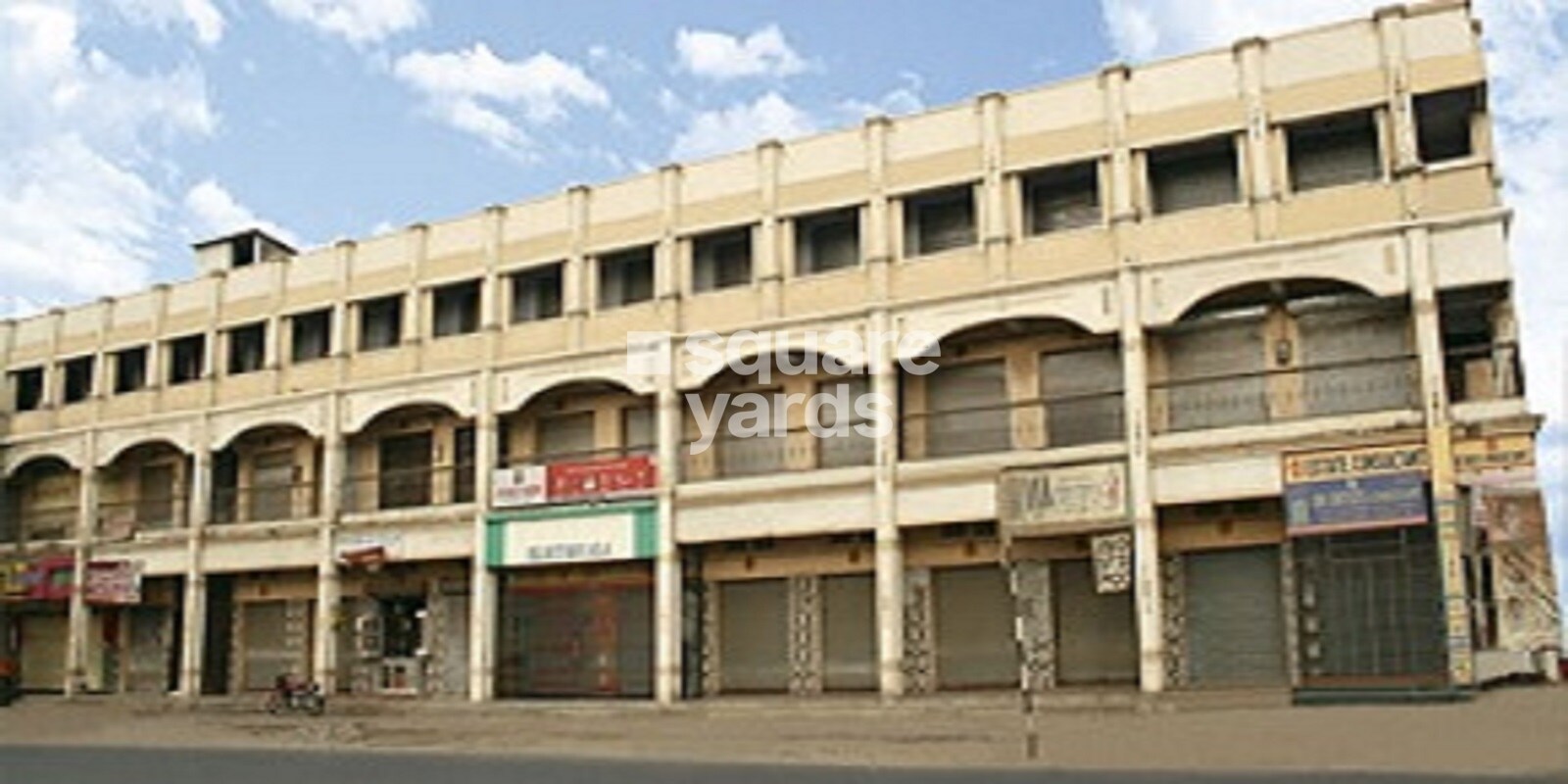 Paresh Complex
