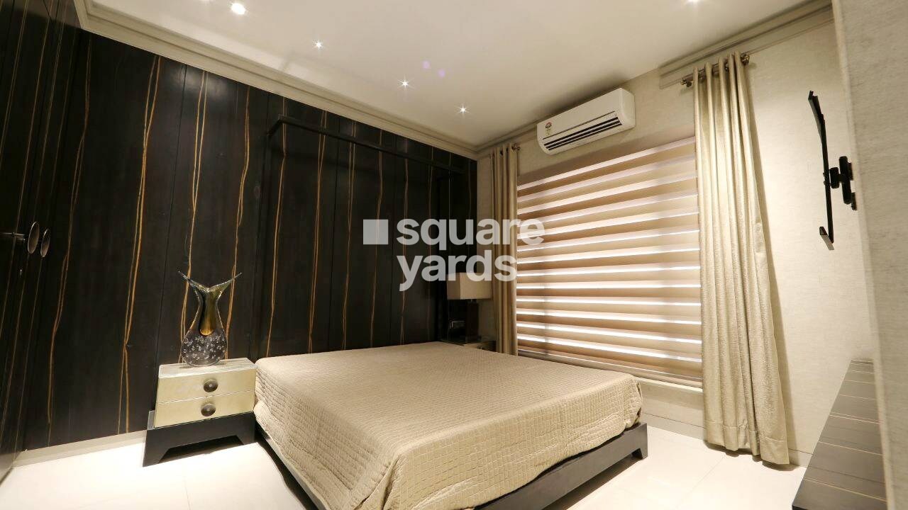 Unique Signature Mumbai Apartment Interiors 1