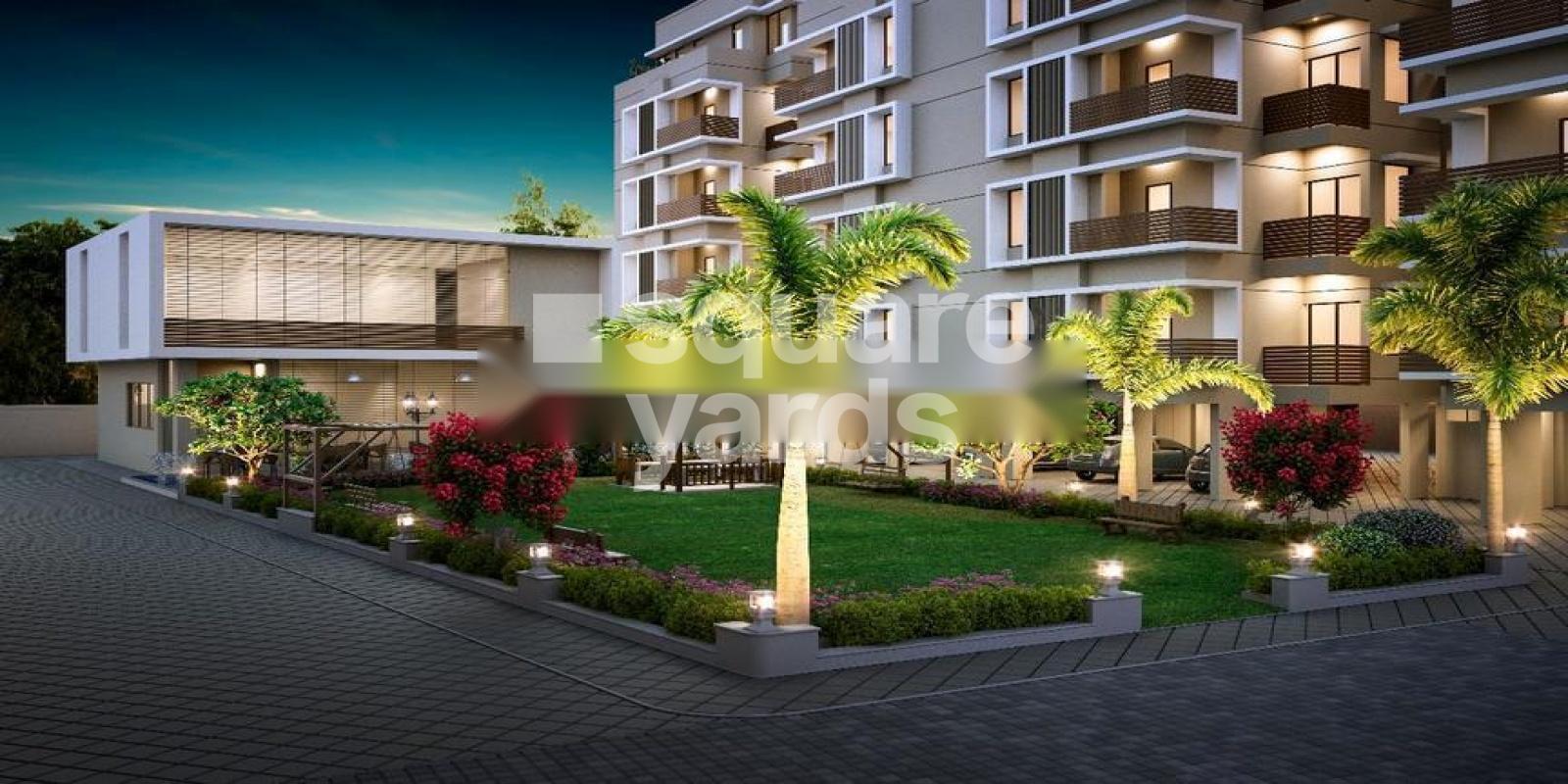 Othello Valencia Courtyard