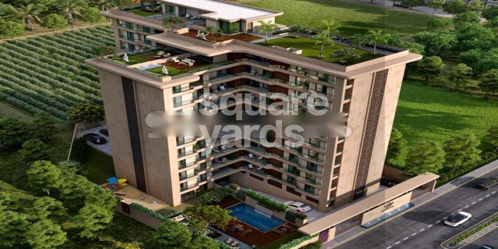 Vraj Green Leaf Regalia