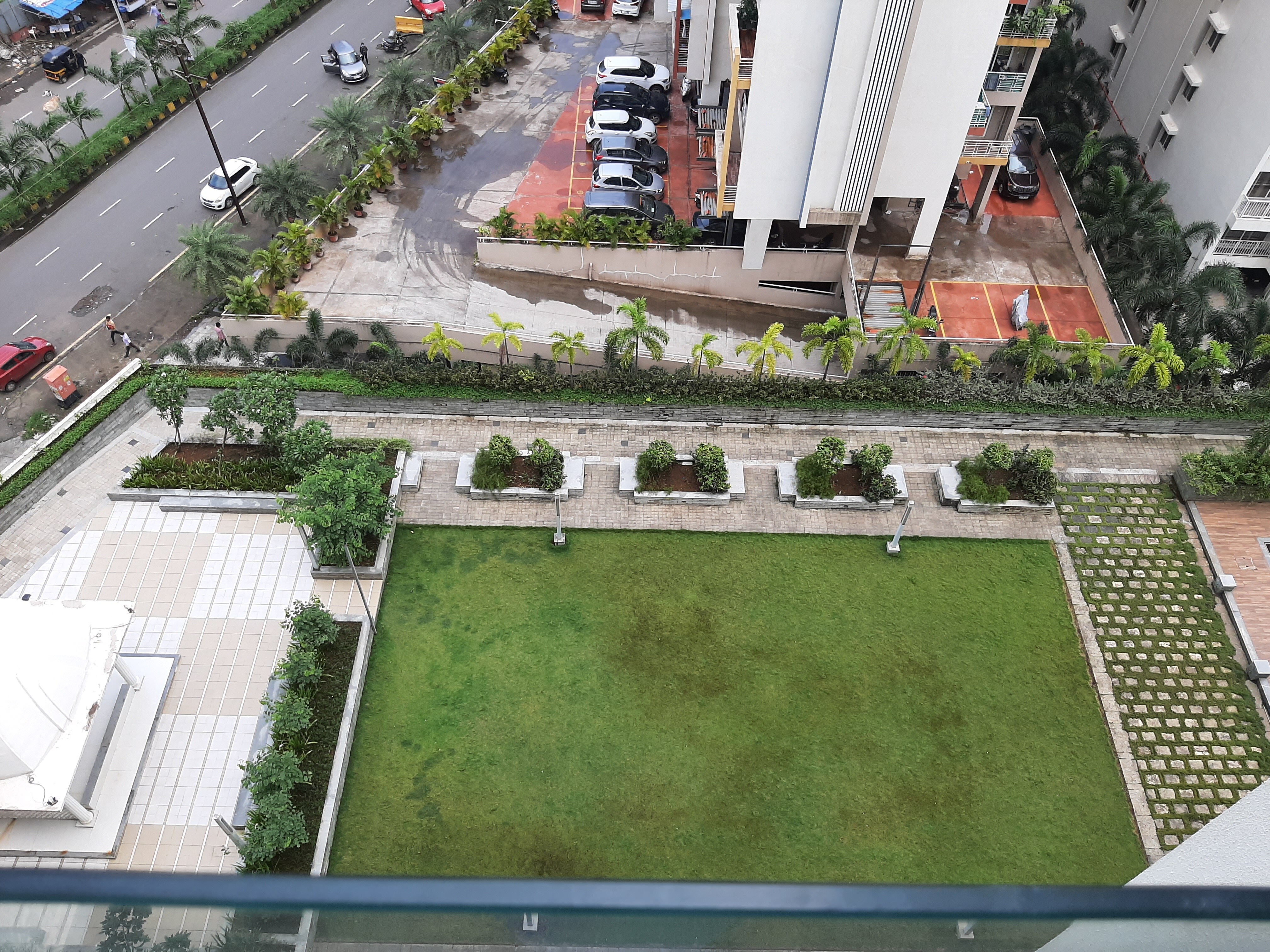 Shagun White Woods review image
