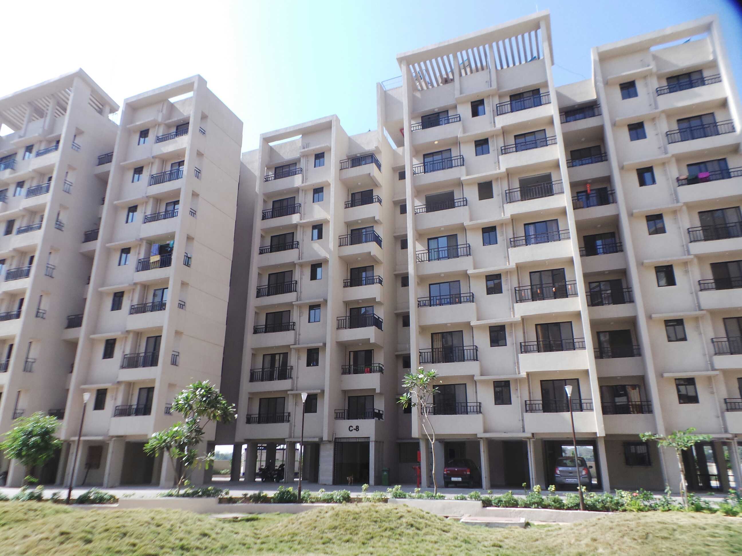 Raunak City review image