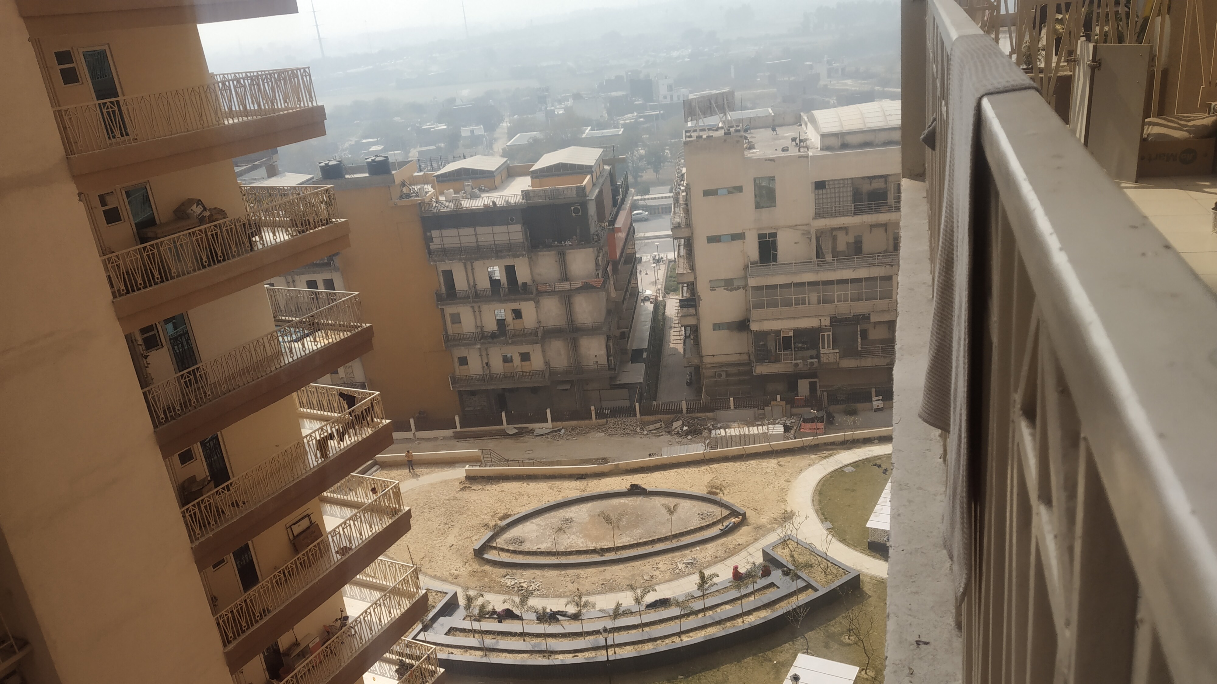 Gaur City 7th Avenue review image