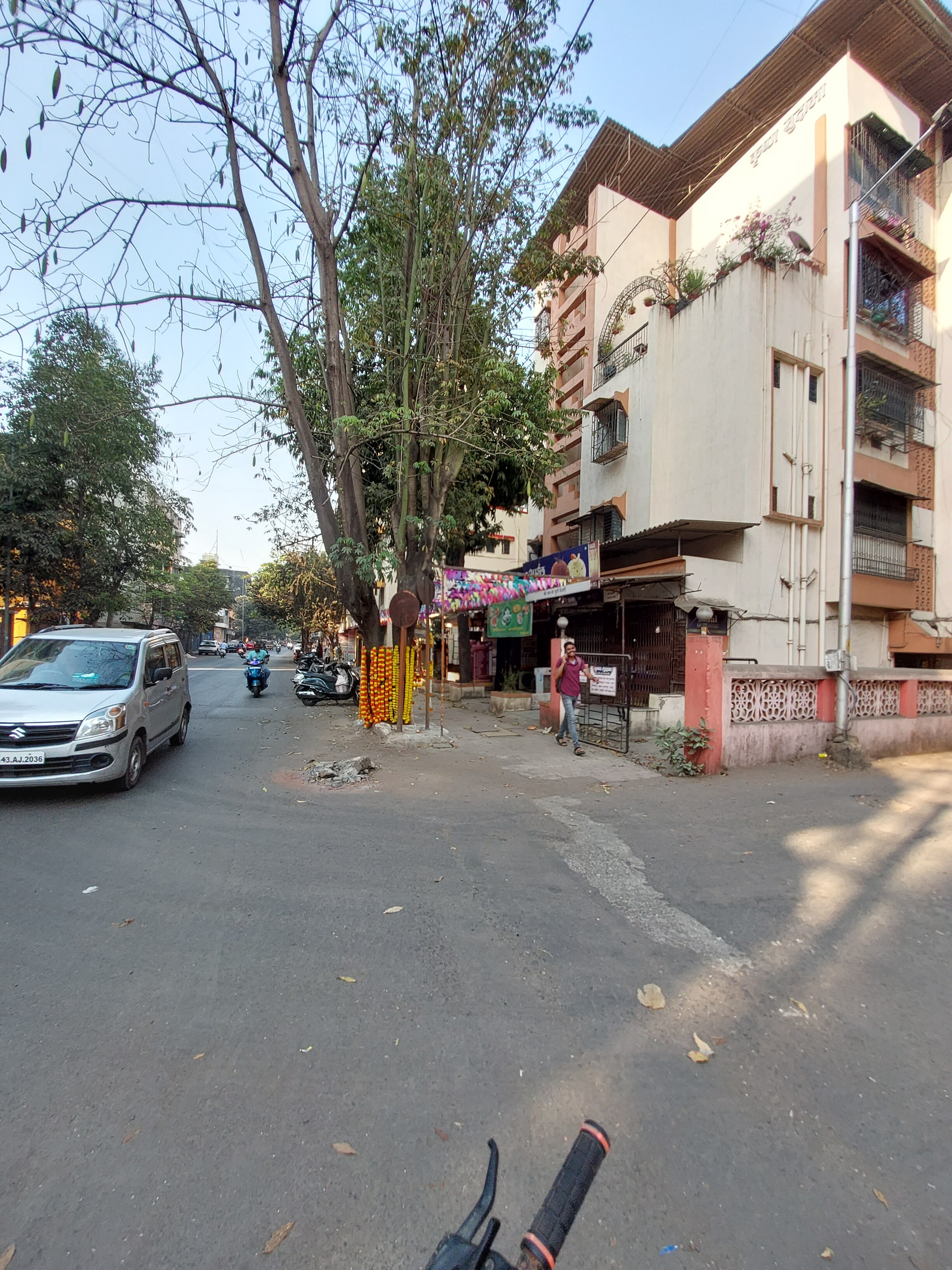 Dombivli East review image