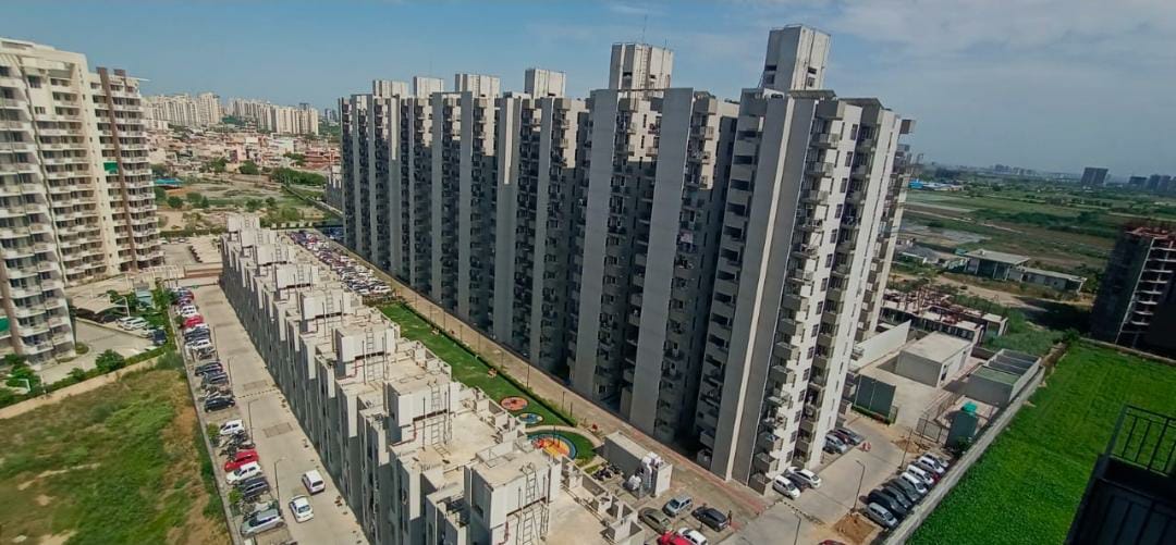 Signature Solera Apartment review image