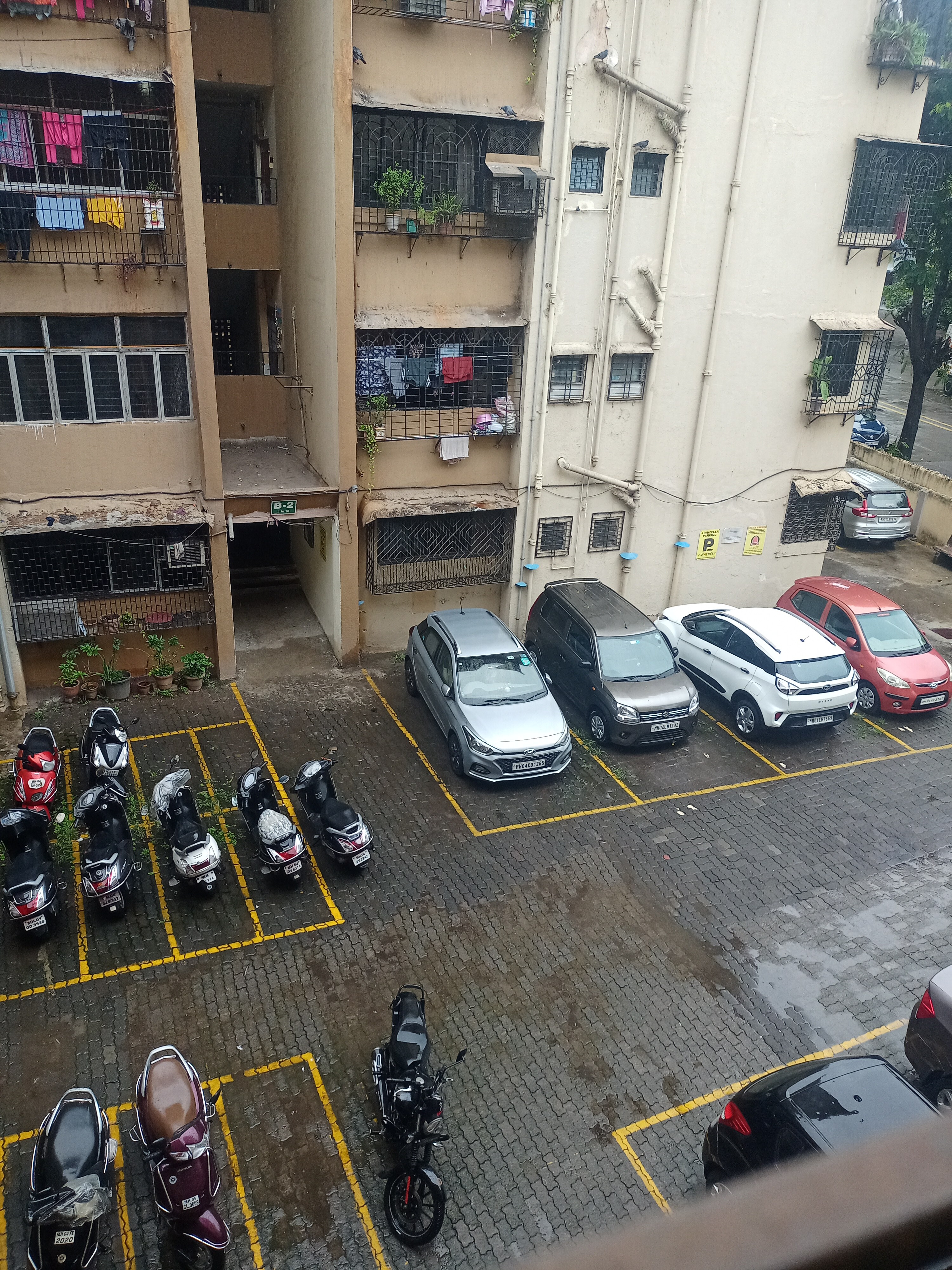 Kanaya Nagar CHS review image