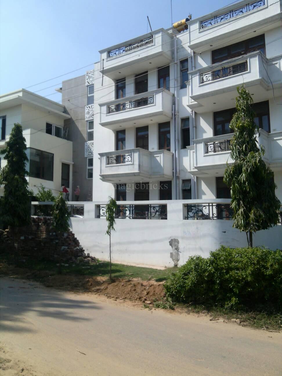 RWA Apartments Sector 27 review image