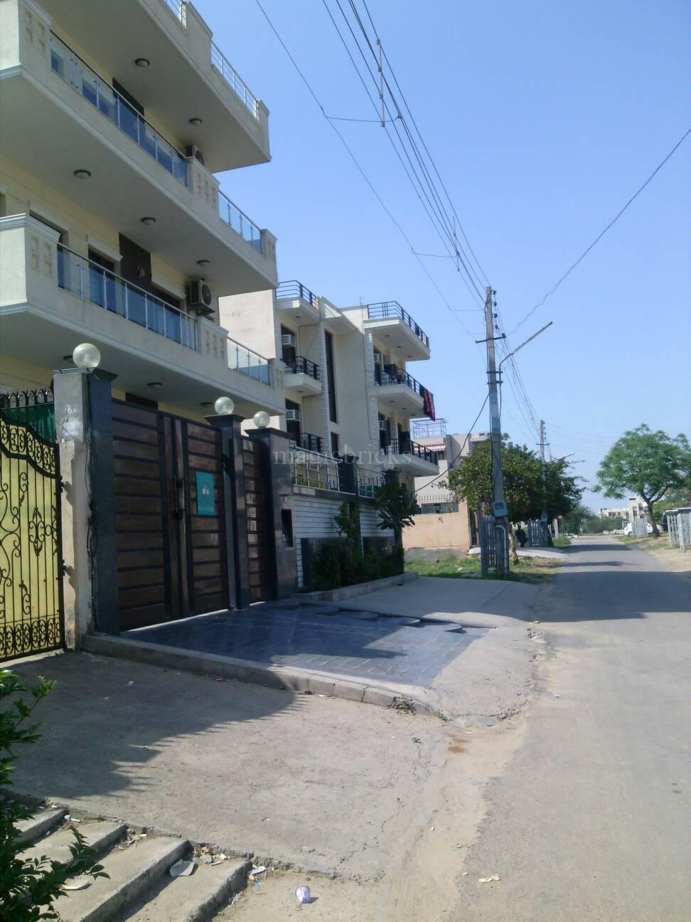 RWA Apartments Sector 27 review image