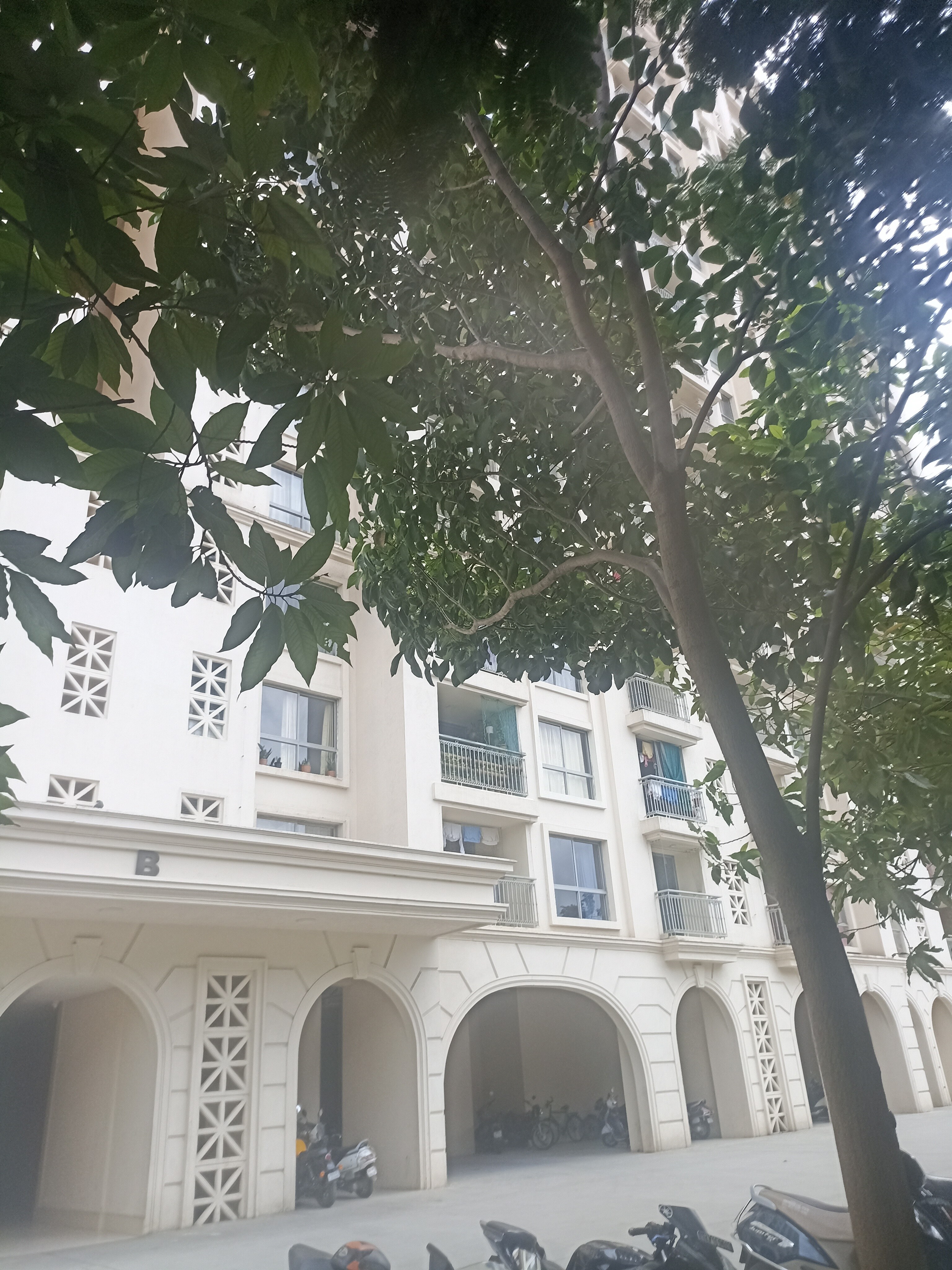 Hiranandani Glen Gate review image