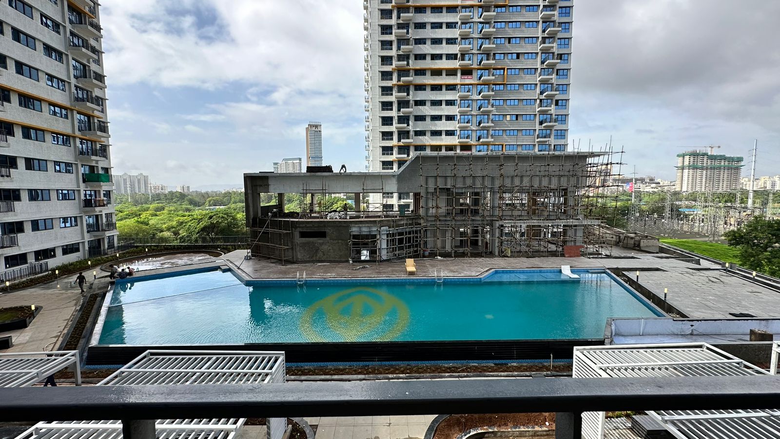 Amanora Park Town review image