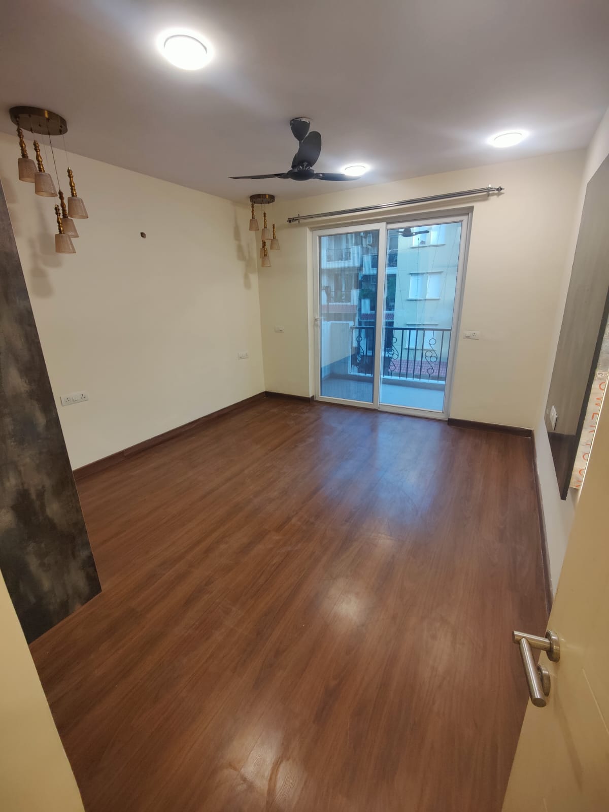 Emaar Emerald Floors review image