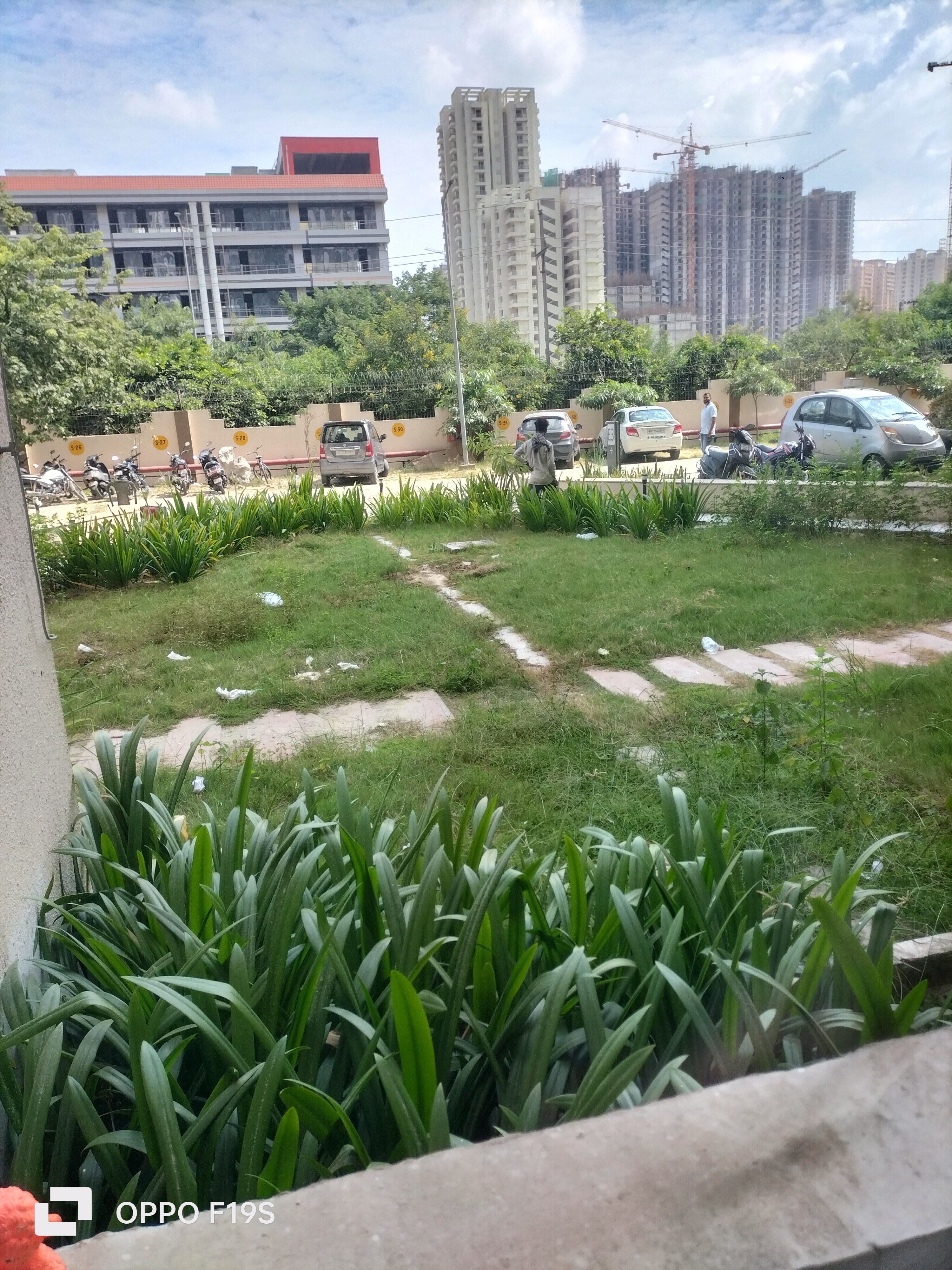 Amrapali Leisure Park review image