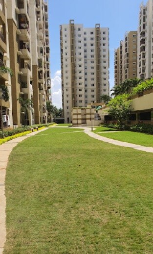 Aparna HillPark Lake Breeze review image