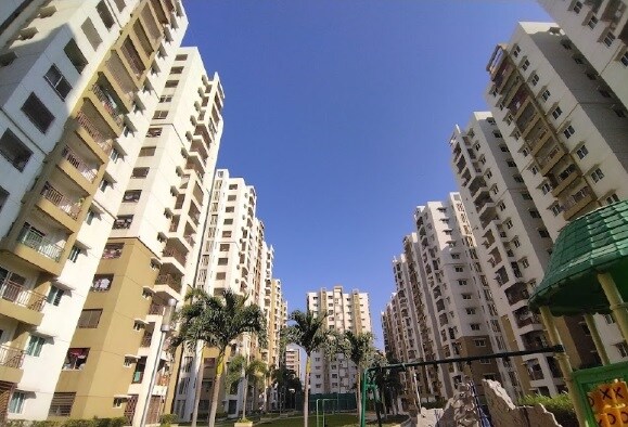 Aparna HillPark Lake Breeze review image