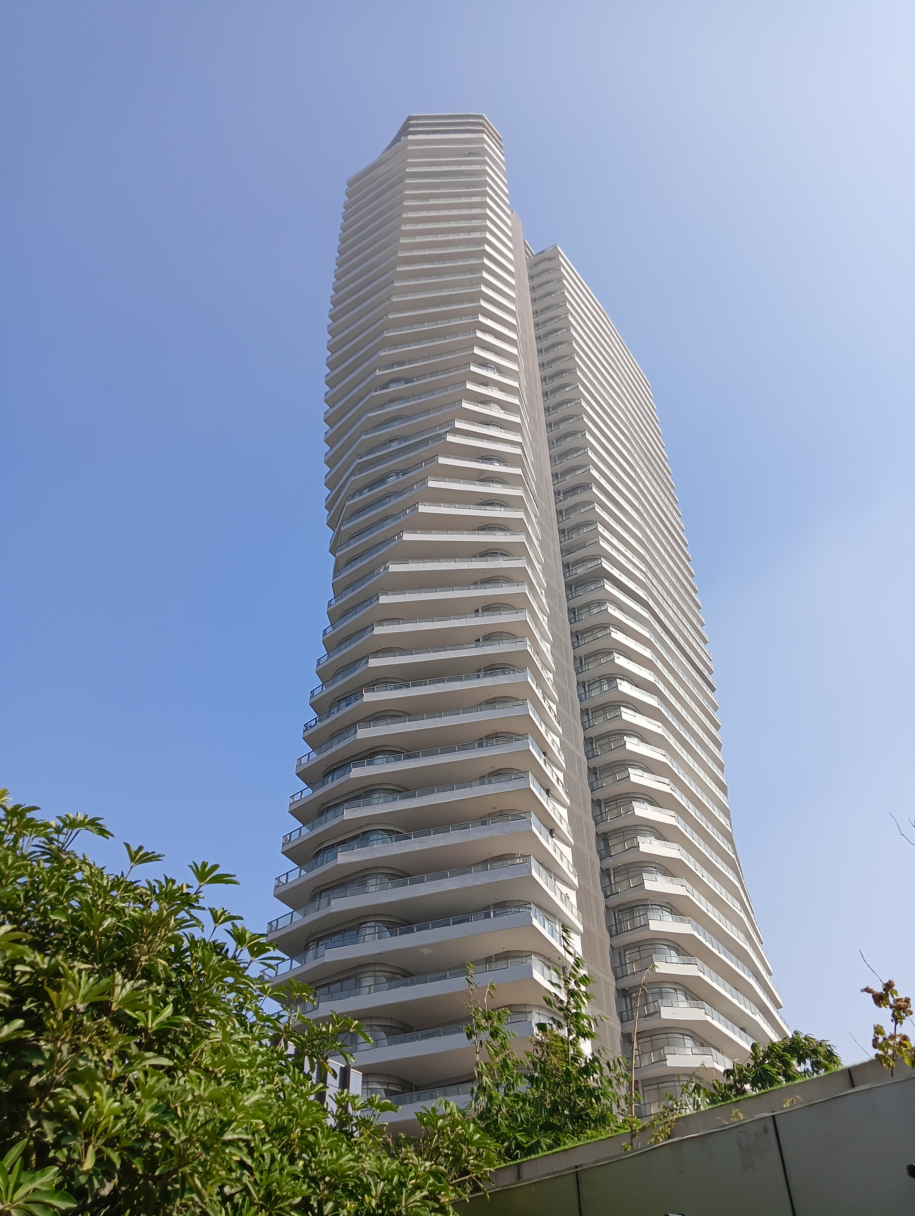 Paras Quartier review image