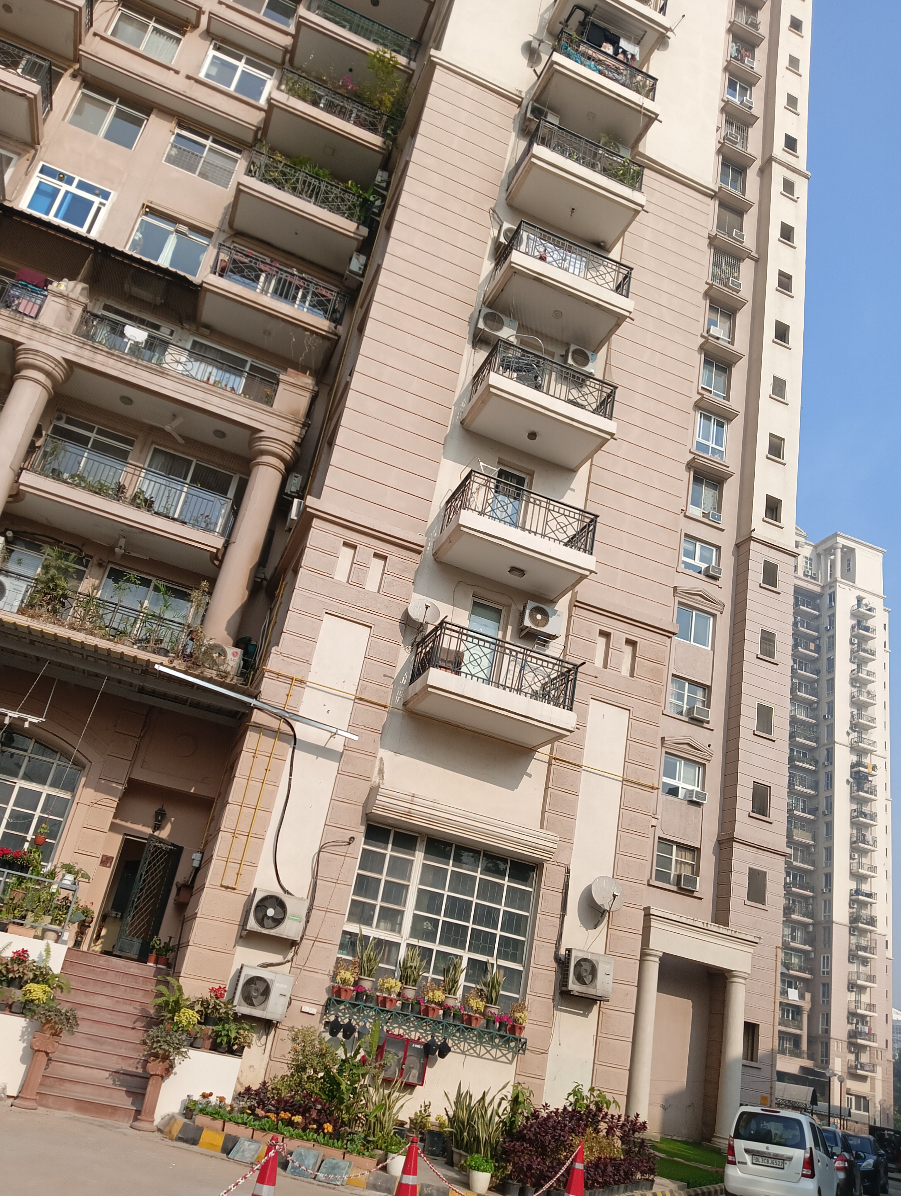 DLF Regency Park II review image