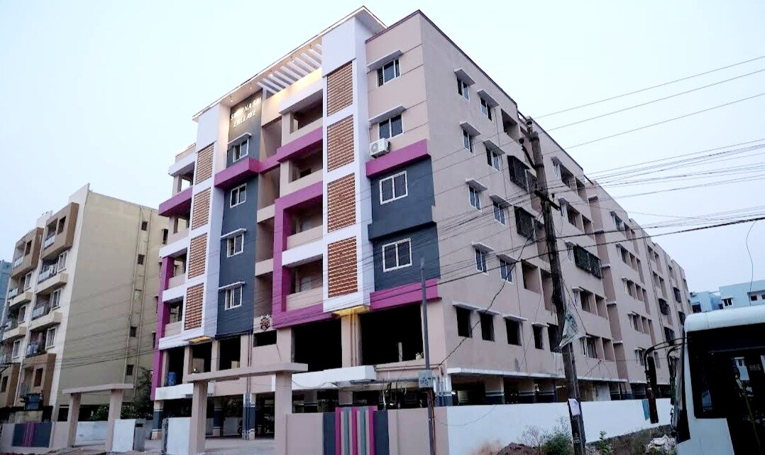 Swarna Plaza review image