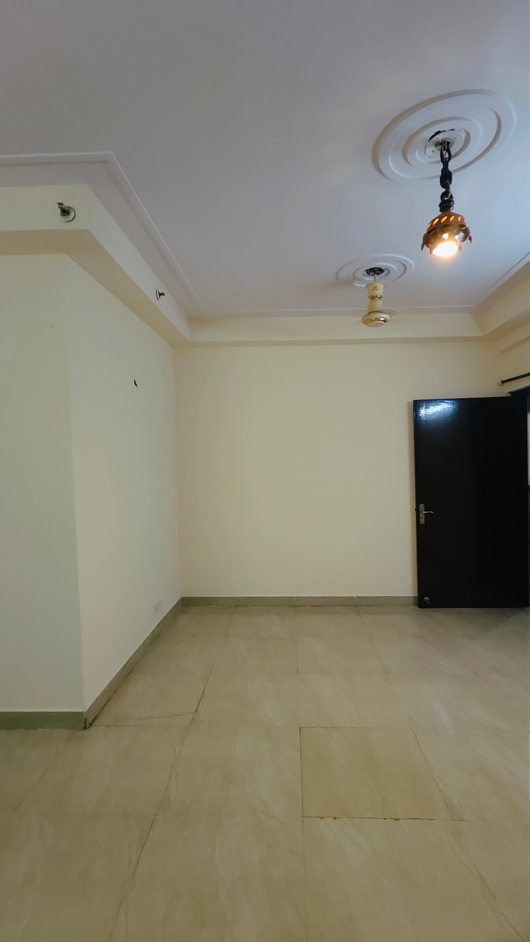Amrapali Village II review image