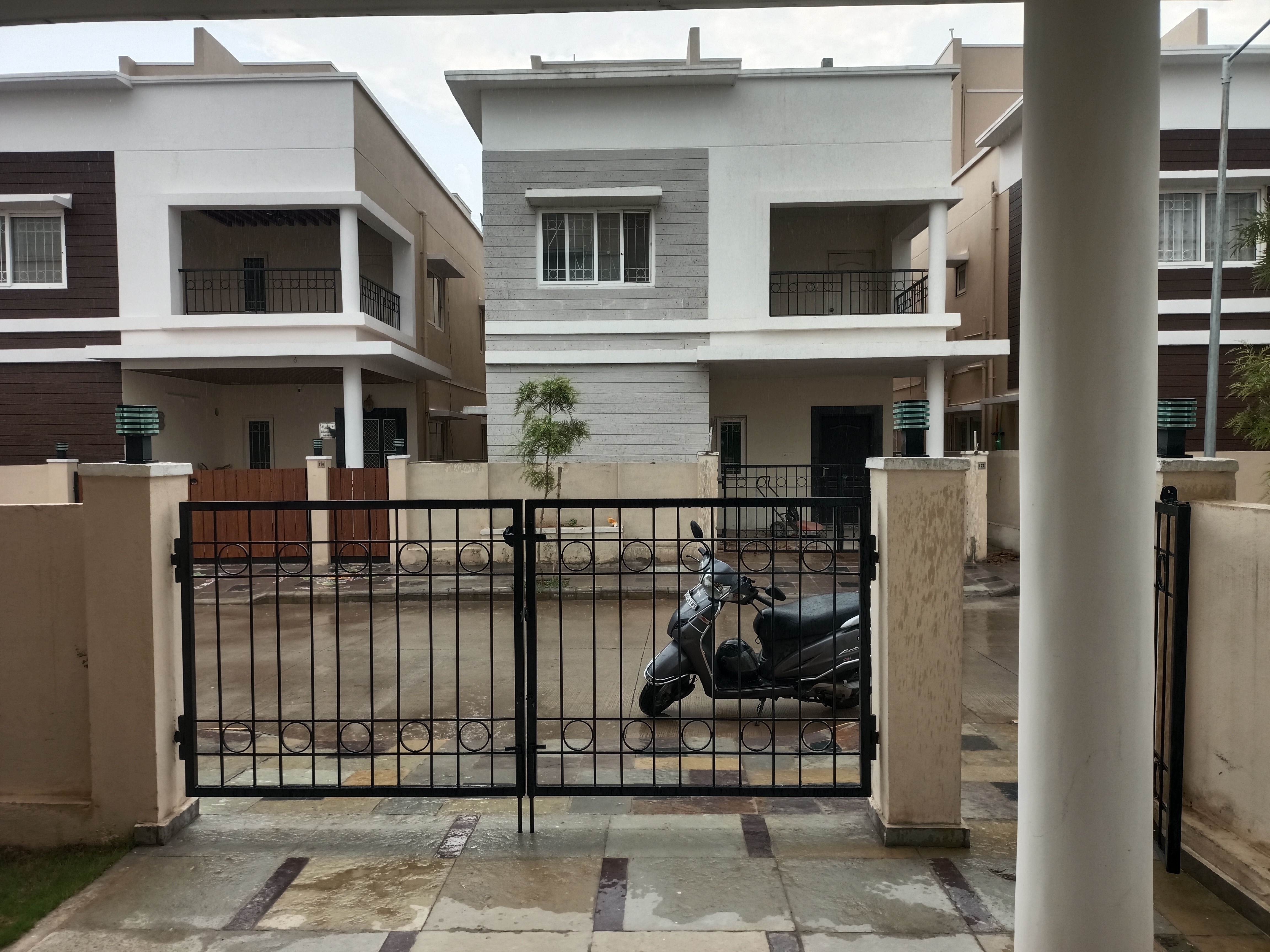 Modi Silver Oak Villas review image