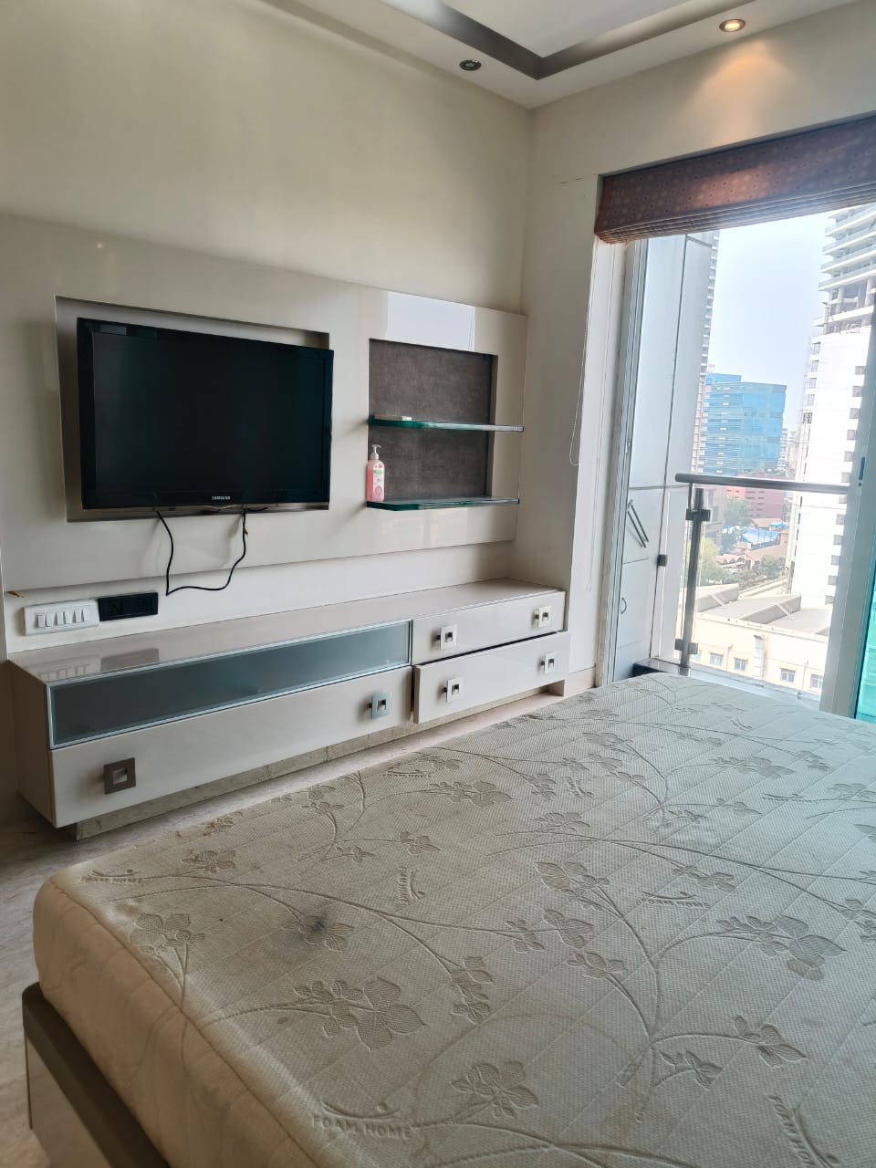 Lodha Parkside review image
