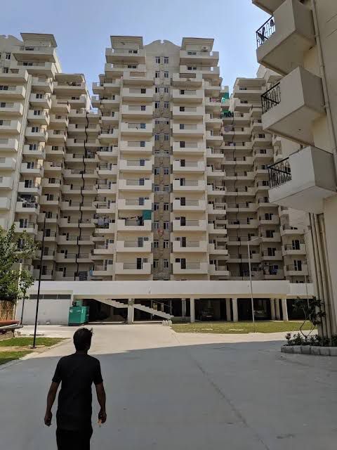 Pivotal Devaan review image