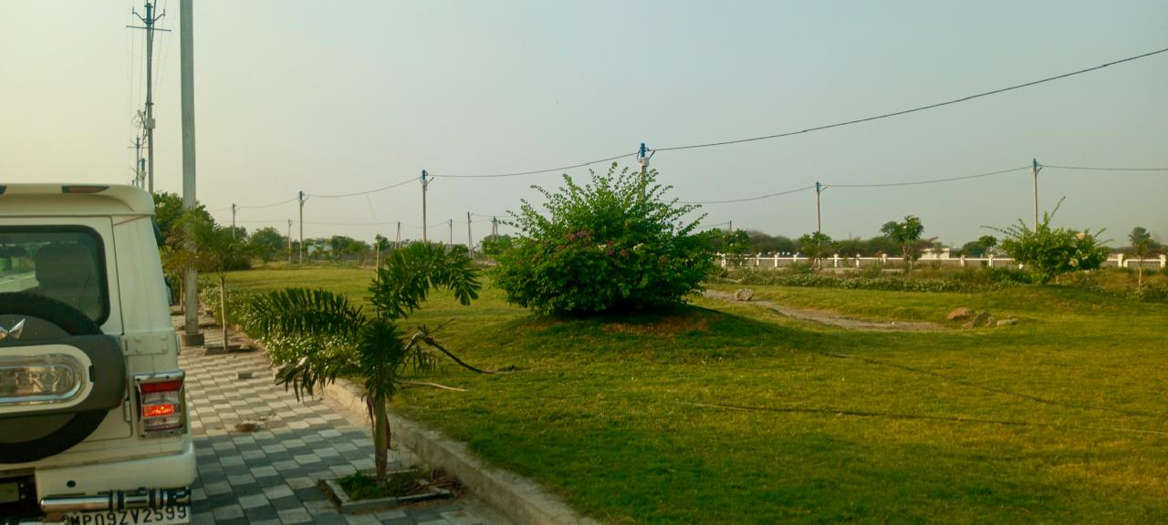 Dlf Garden City review image