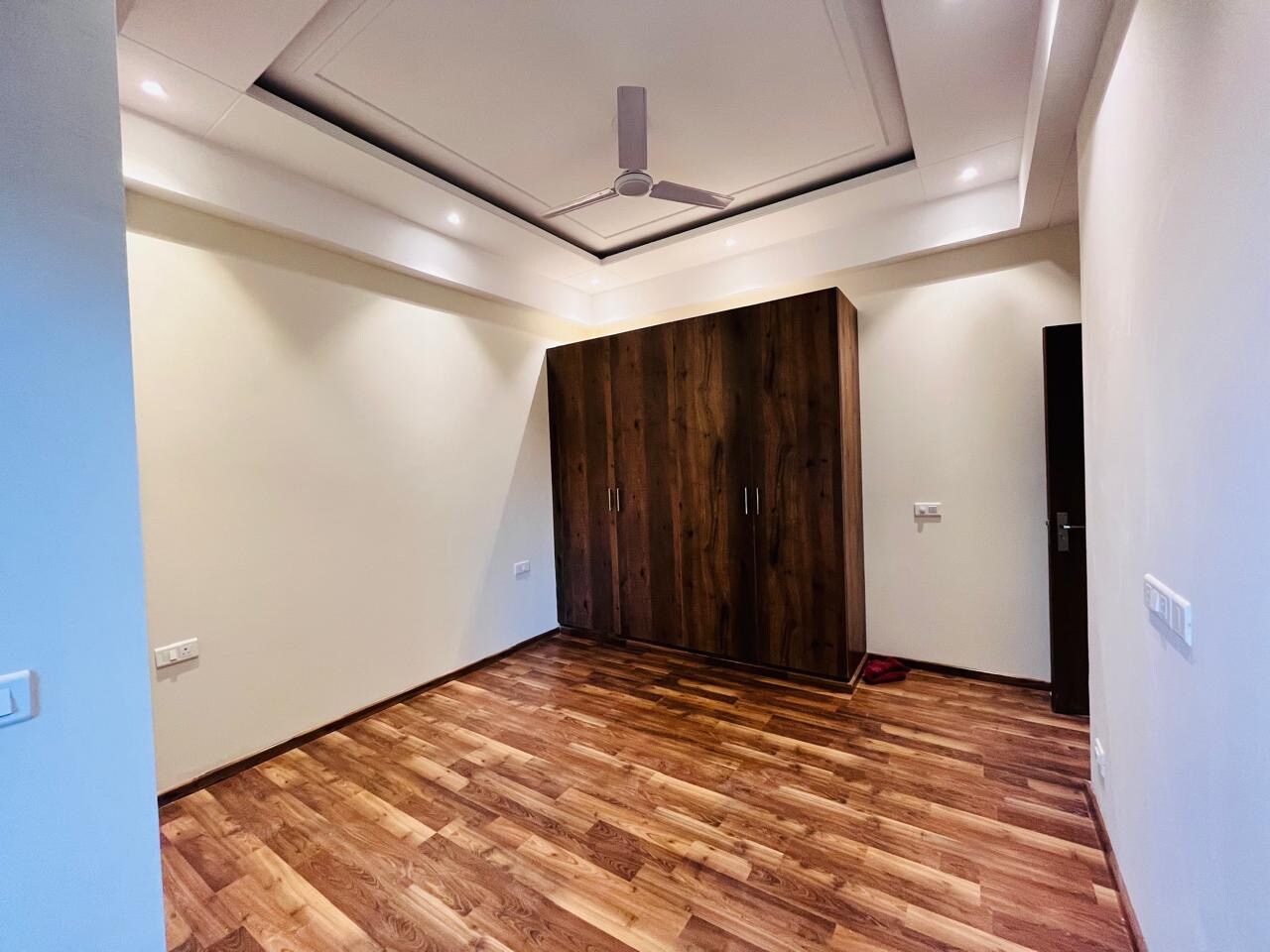 Suncity Vatsal Valley review image