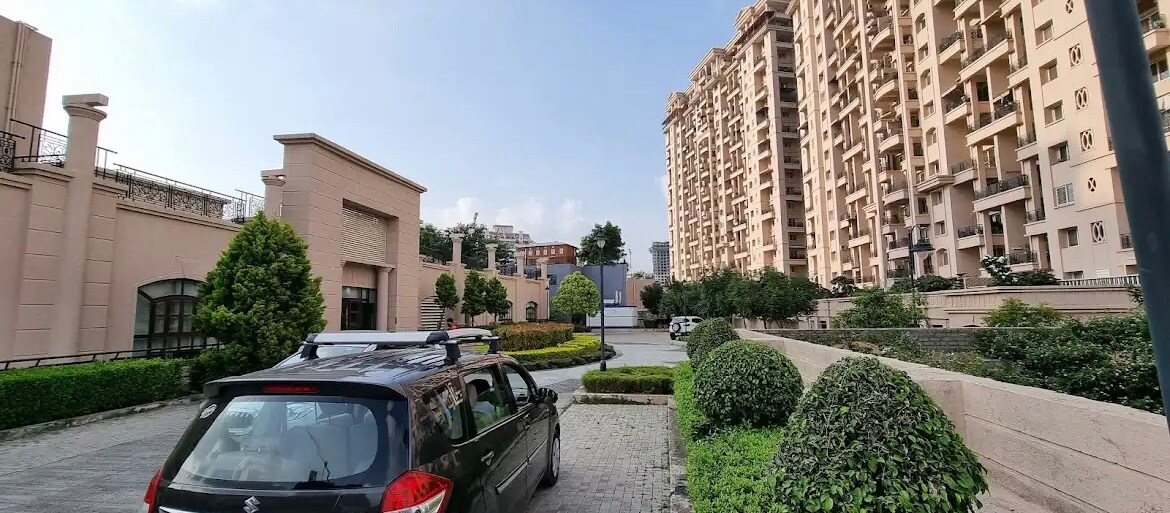 Raheja Vista review image