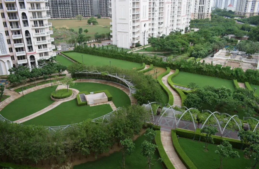 DLF The Skycourt review image