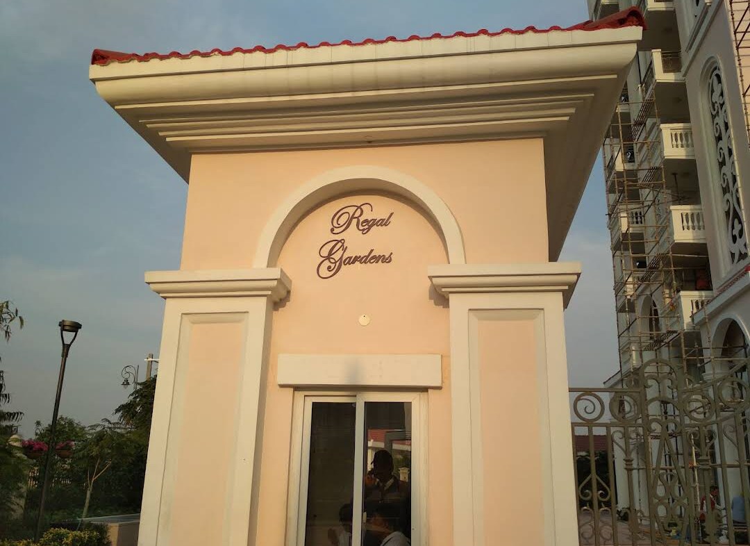 DLF Regal Gardens review image