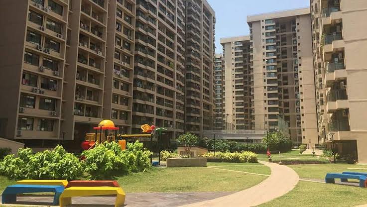 K Raheja Vistas review image