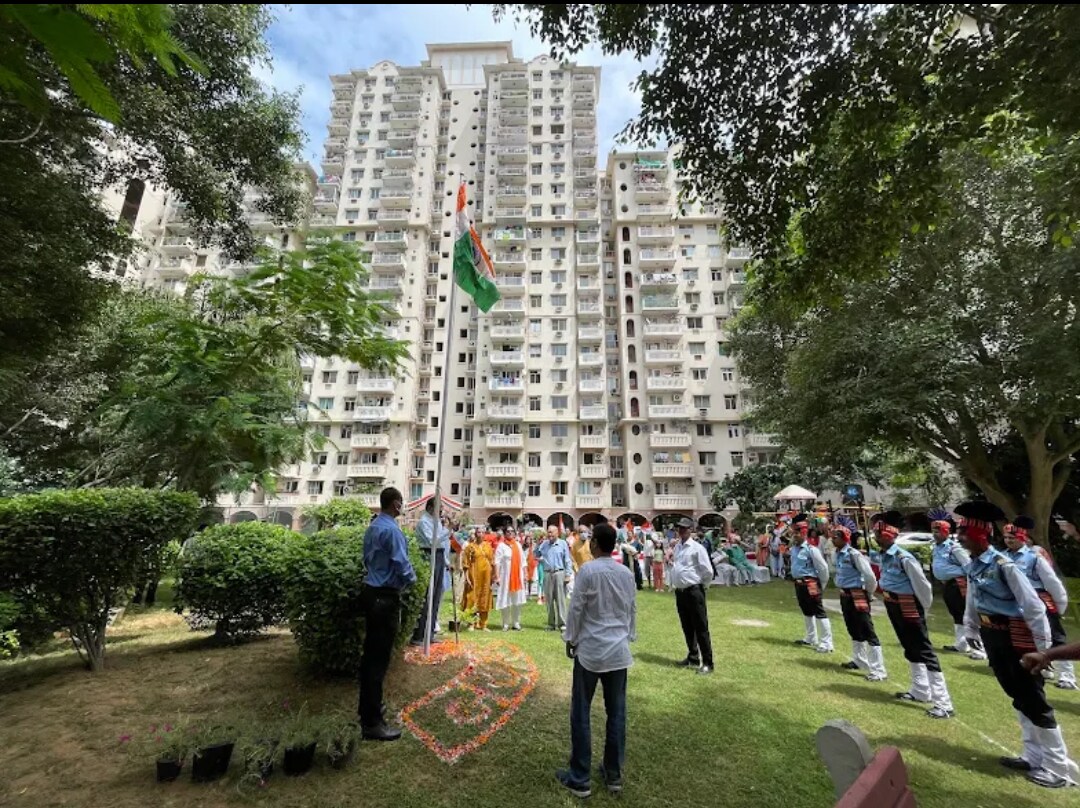DLF The Carlton Estate review image