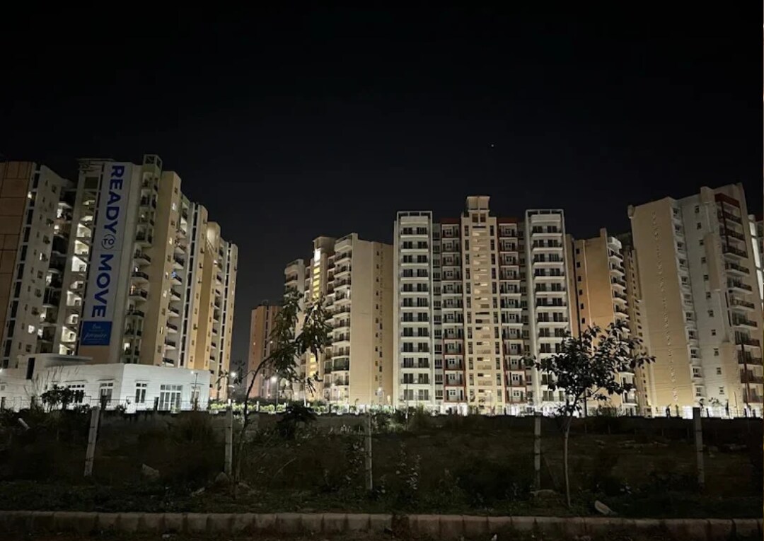 Orris Carnation Residency review image