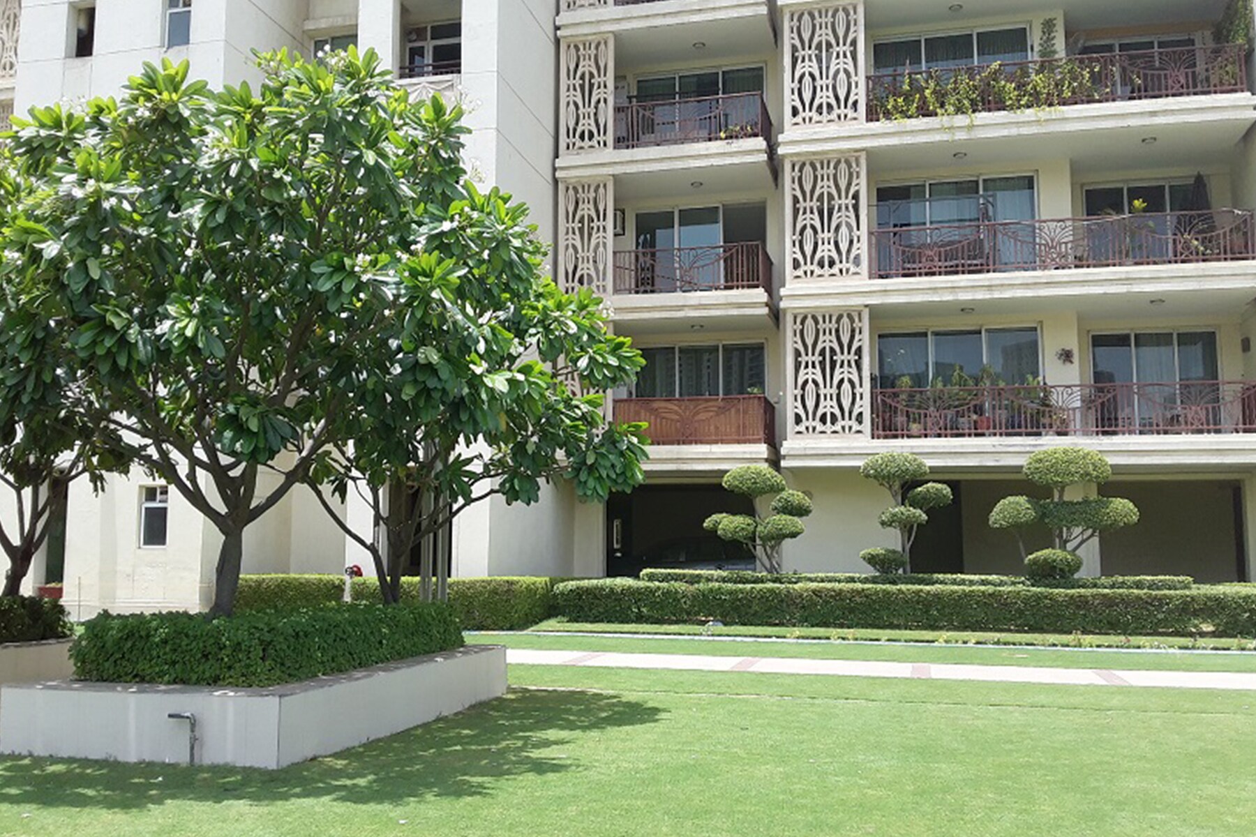 DLF The Summit review image