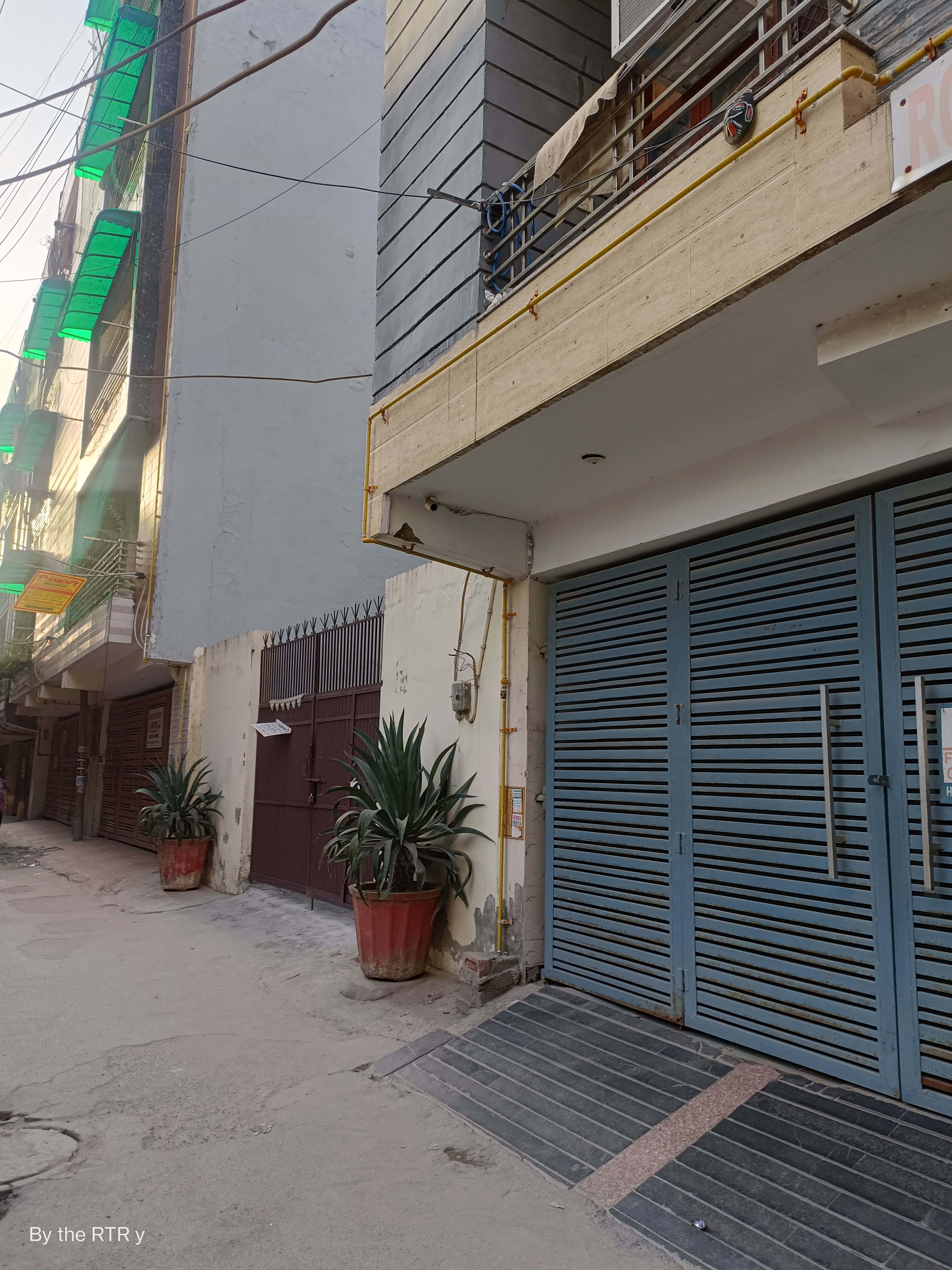 Uttam Nagar West review image