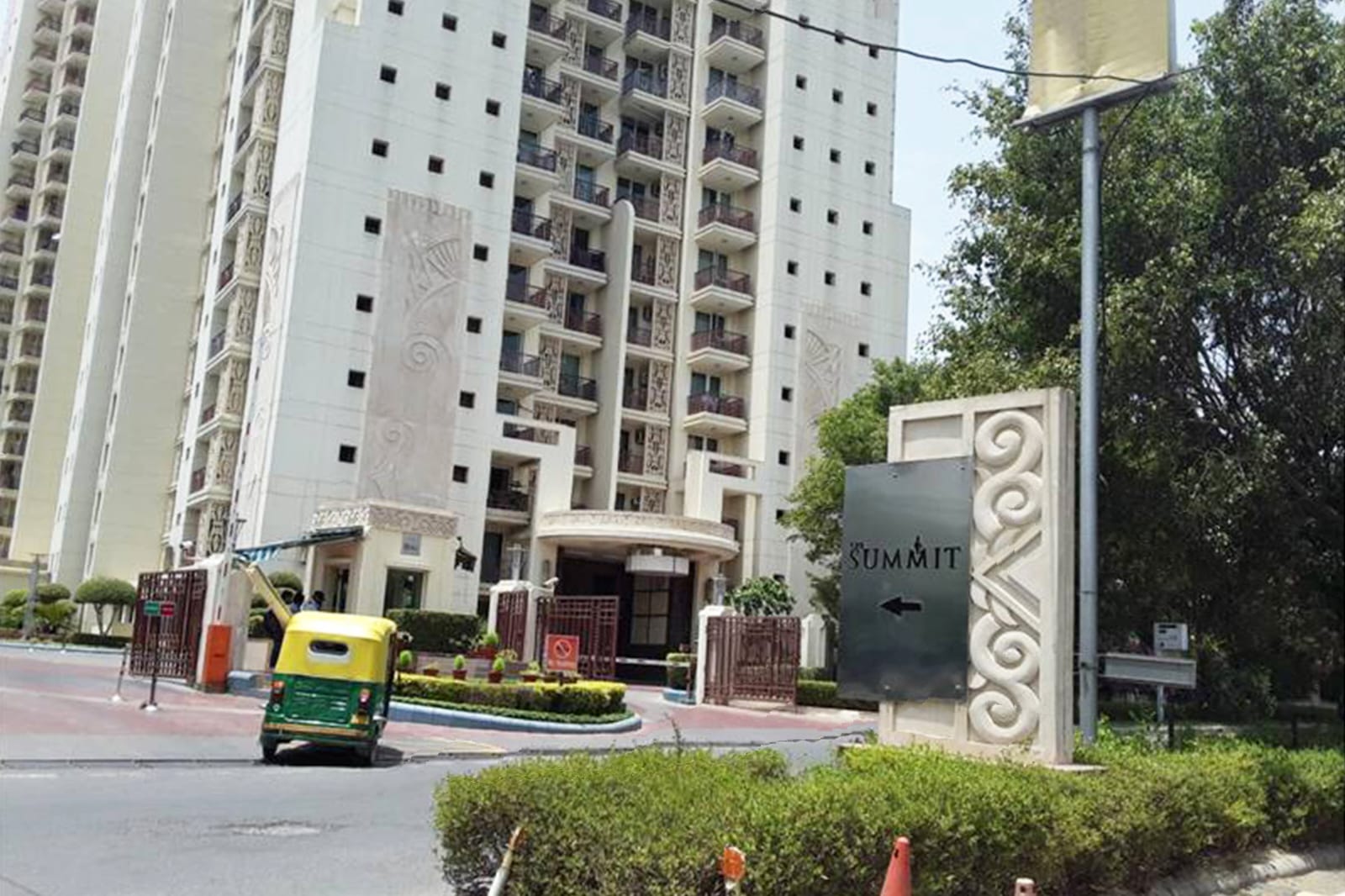 DLF The Summit review image