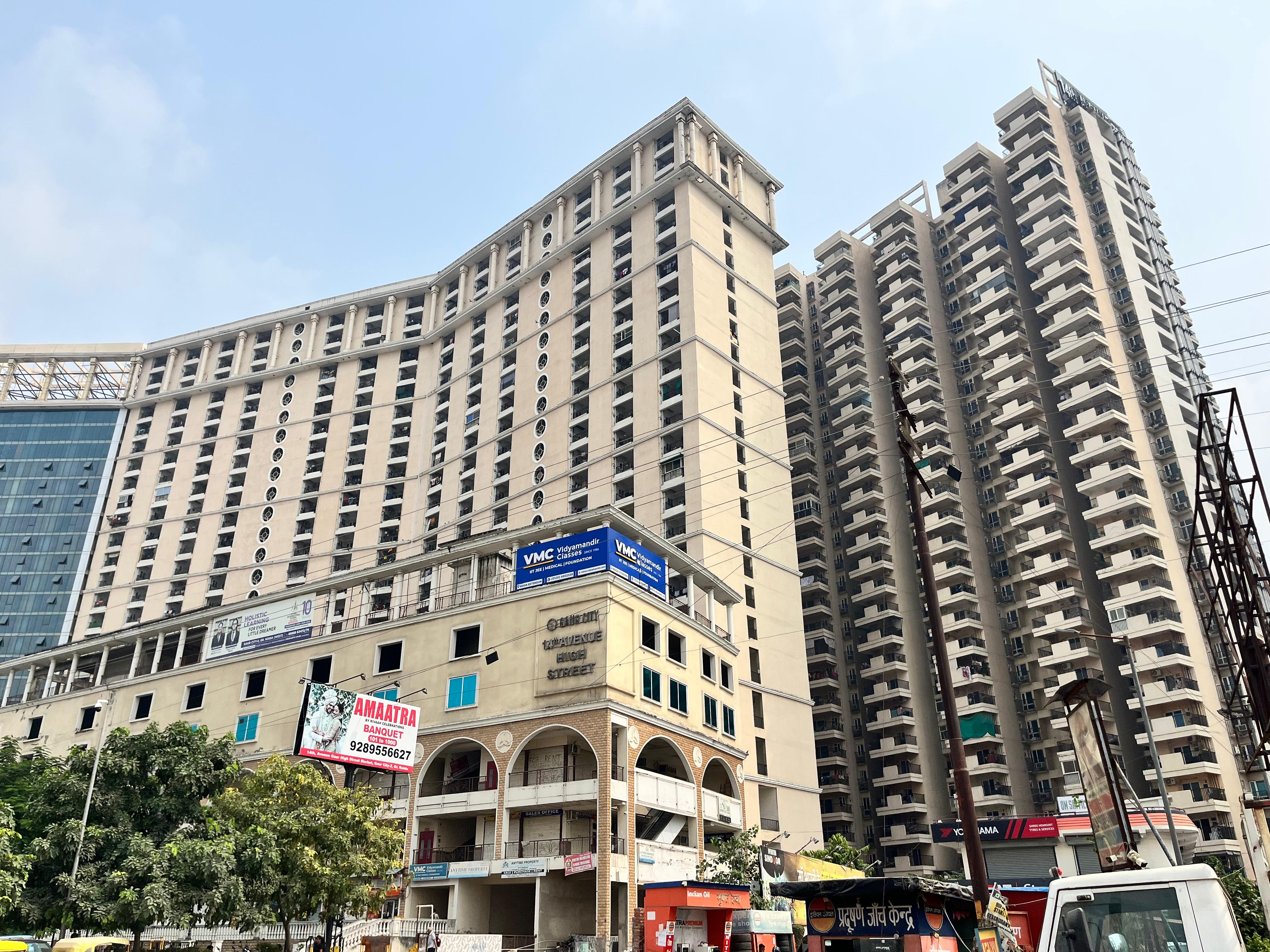 Gaur City 2 - 14th Avenue review image