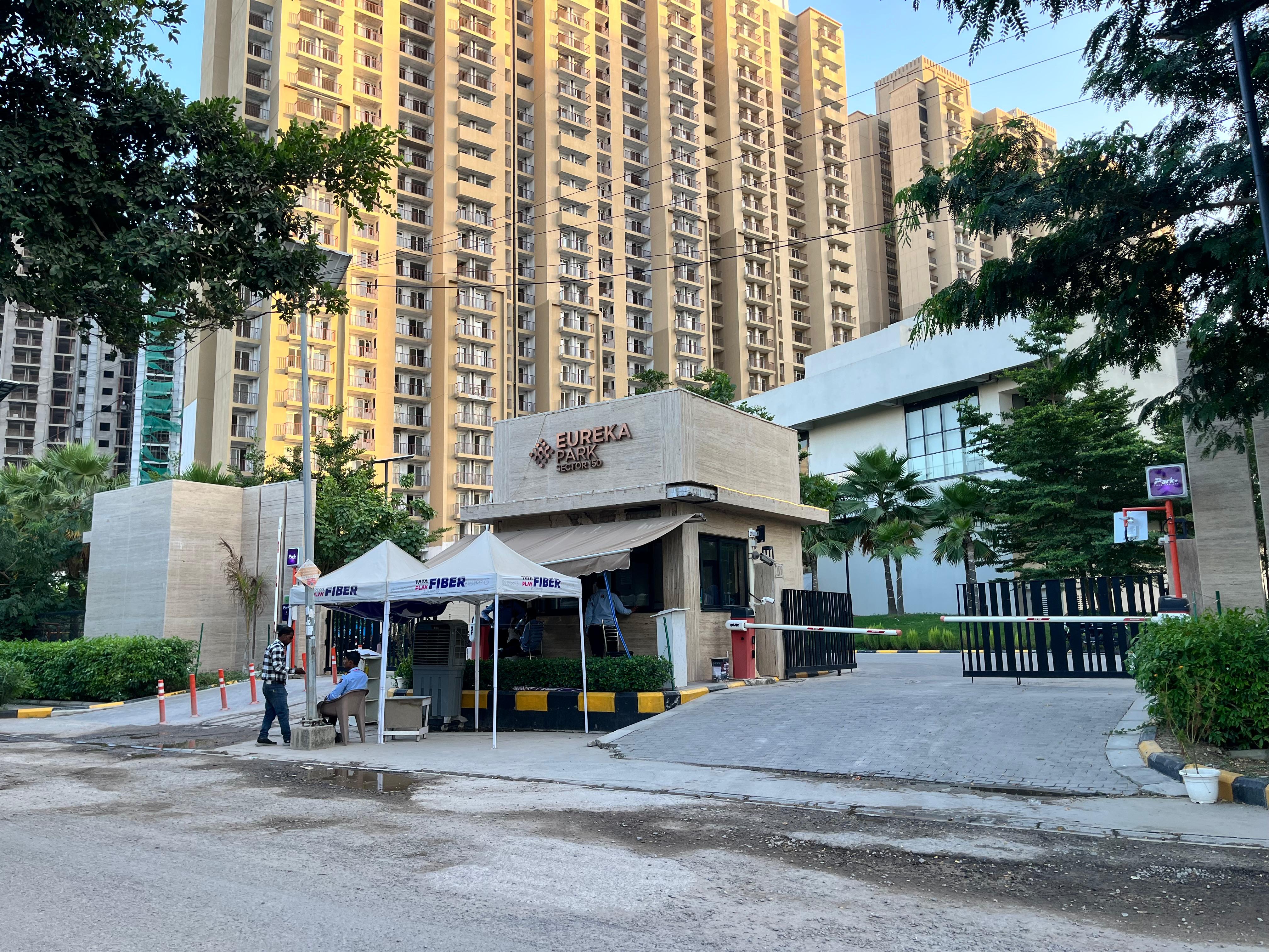 Tata Eureka Park review image