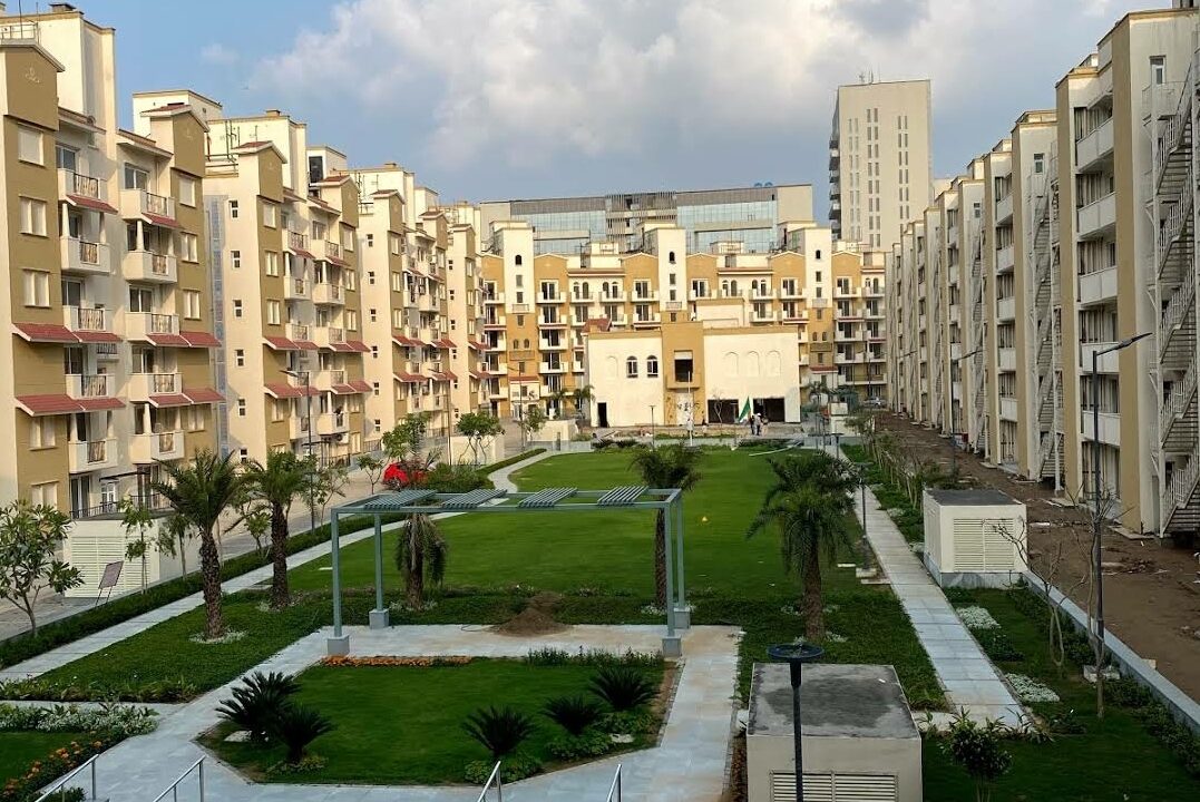 Emaar Emerald Floors Premier review image