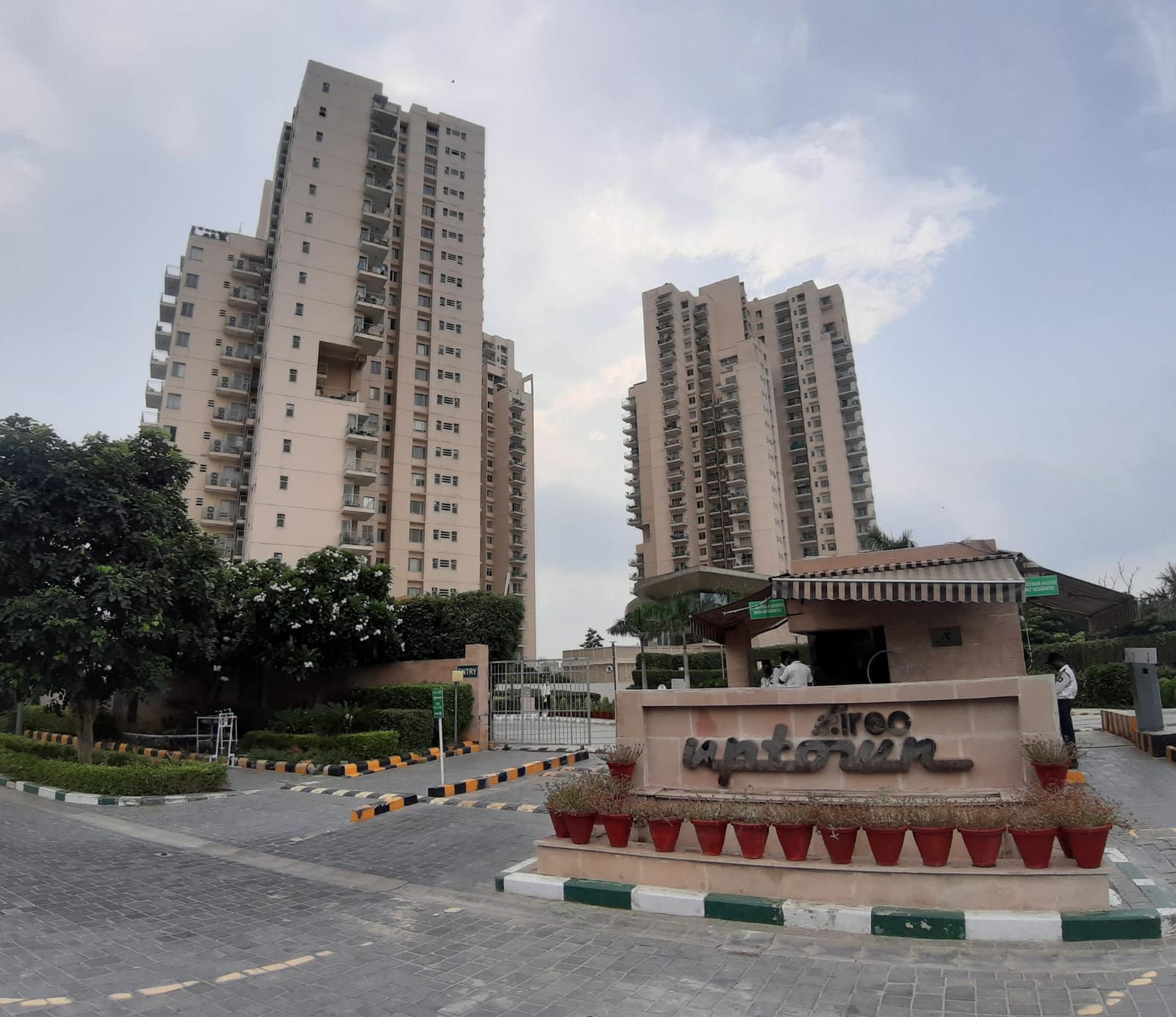 Ireo Uptown review image